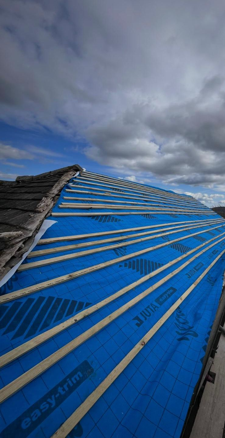 Roof membrane and batten installation